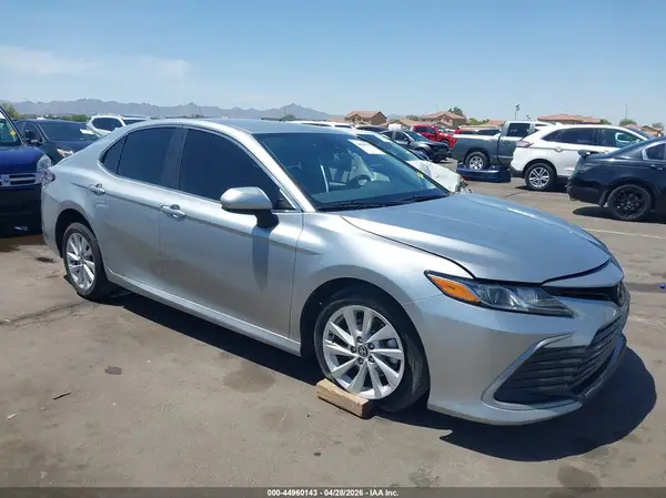 4T1C11AK9NU068731 2022 TOYOTA CAMRY - Image 1
