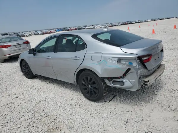 4T1C11AK9NU074044 2022 TOYOTA CAMRY - Image 2
