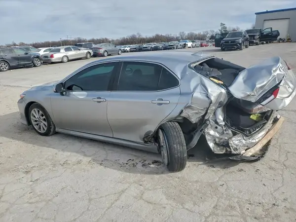 4T1C11AK9NU619353 2022 TOYOTA CAMRY - Image 2