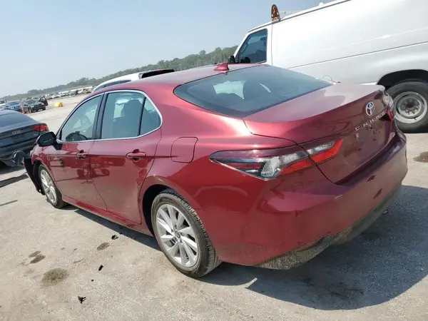 4T1C11AK9NU622950 2022 TOYOTA CAMRY - Image 2