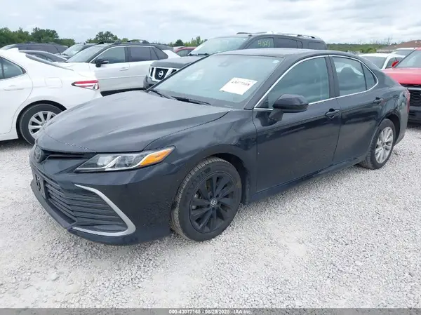 4T1C11AK9NU628697 2022 TOYOTA CAMRY - Image 2