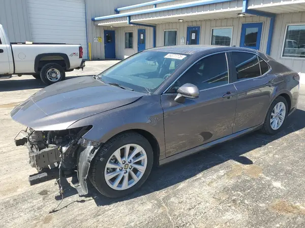 4T1C11AK9NU629767 2022 TOYOTA CAMRY - Image 1