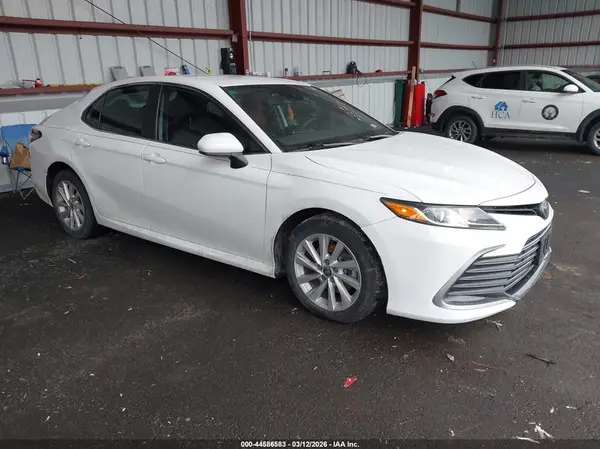 4T1C11AK9NU635410 2022 TOYOTA CAMRY - Image 1