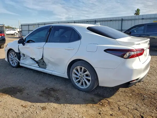 4T1C11AK9NU637223 2022 TOYOTA CAMRY - Image 2
