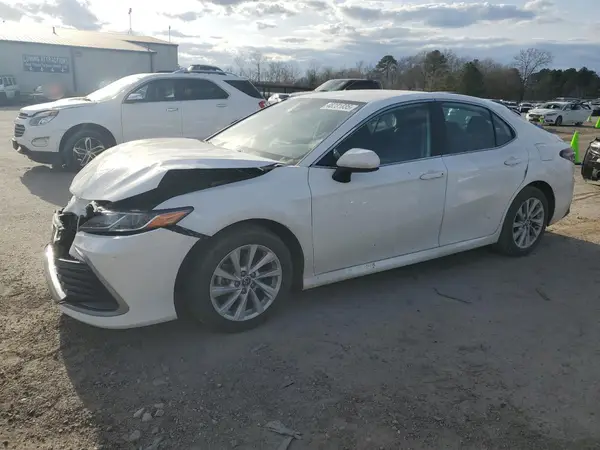 4T1C11AK9NU639537 2022 TOYOTA CAMRY - Image 1