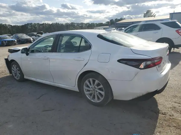 4T1C11AK9NU639537 2022 TOYOTA CAMRY - Image 2