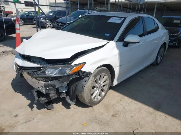 4T1C11AK9NU641479 2022 TOYOTA CAMRY - Image 2