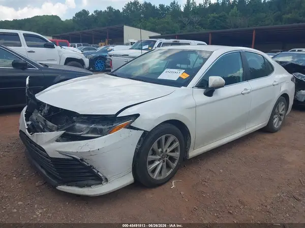 4T1C11AK9NU642485 2022 TOYOTA CAMRY - Image 2