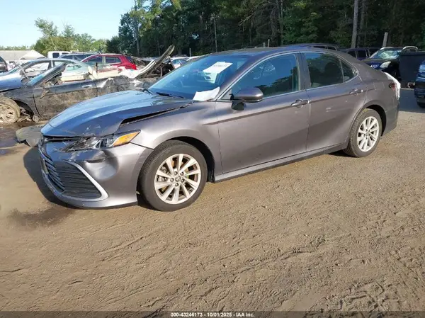 4T1C11AK9NU644947 2022 TOYOTA CAMRY - Image 2