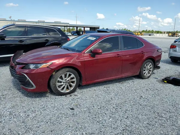4T1C11AK9NU645709 2022 TOYOTA CAMRY - Image 1