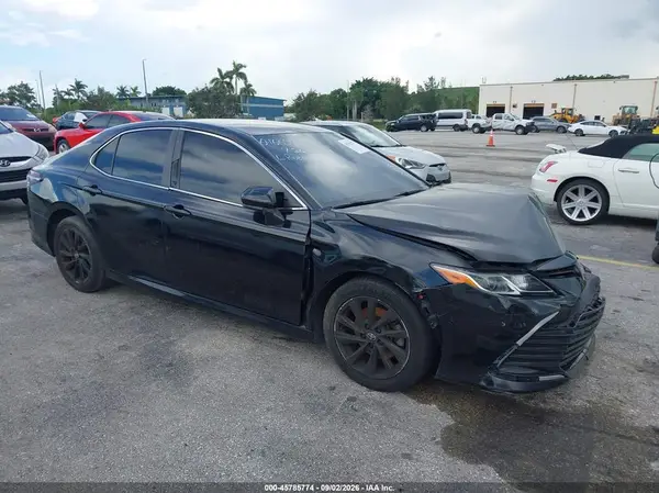 4T1C11AK9NU646603 2022 TOYOTA CAMRY - Image 1