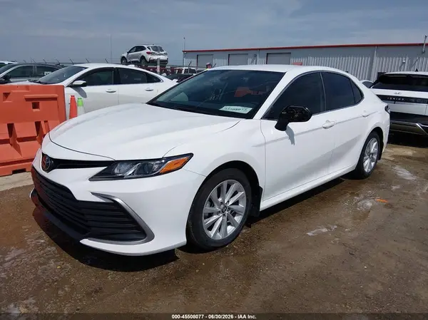 4T1C11AK9NU650280 2022 TOYOTA CAMRY - Image 2