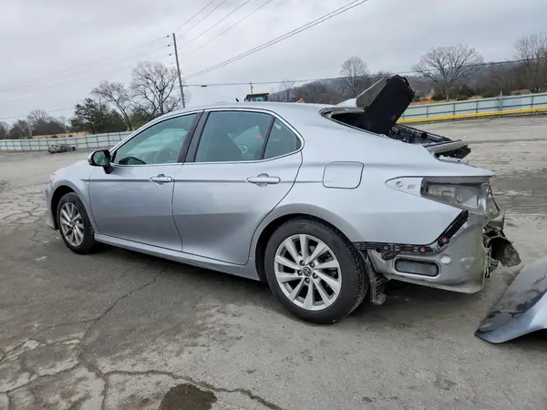 4T1C11AK9NU653700 2022 TOYOTA CAMRY - Image 2