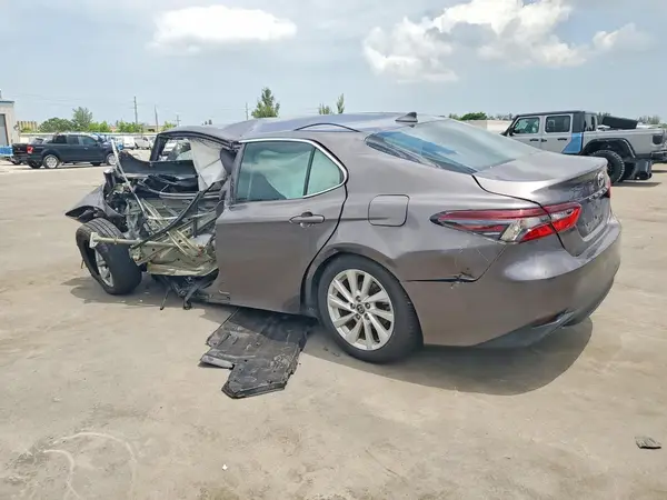 4T1C11AK9NU654474 2022 TOYOTA CAMRY - Image 2