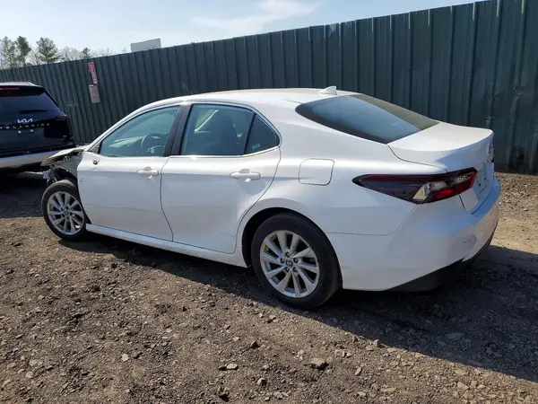 4T1C11AK9NU659027 2022 TOYOTA CAMRY - Image 2