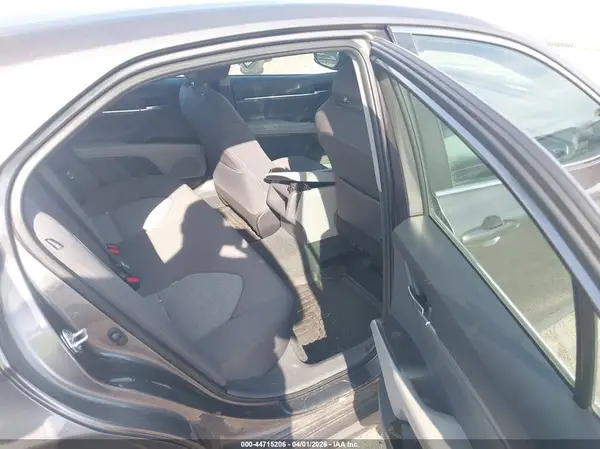 4T1C11AK9NU659030 2022 TOYOTA CAMRY - Image 8