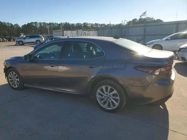 4T1C11AK9NU660551 2022 TOYOTA CAMRY - Image 2