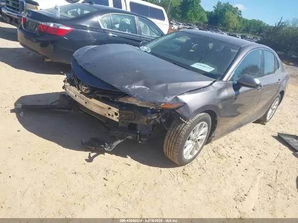 4T1C11AK9NU667533 2022 TOYOTA CAMRY - Image 2