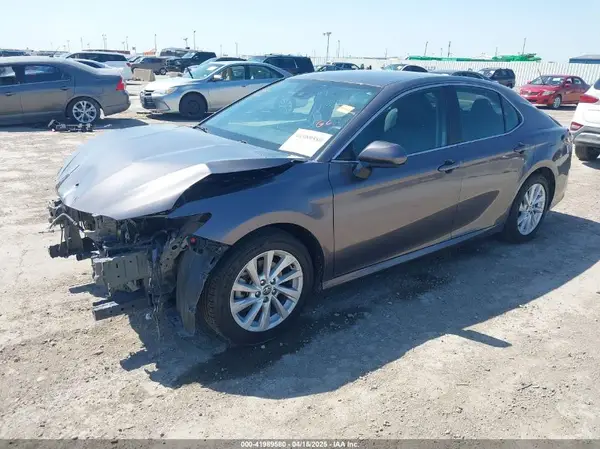 4T1C11AK9NU671419 2022 TOYOTA CAMRY - Image 2