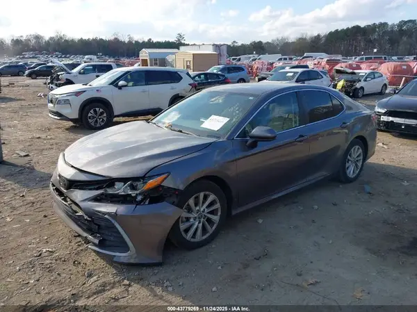4T1C11AK9NU671758 2022 TOYOTA CAMRY - Image 2