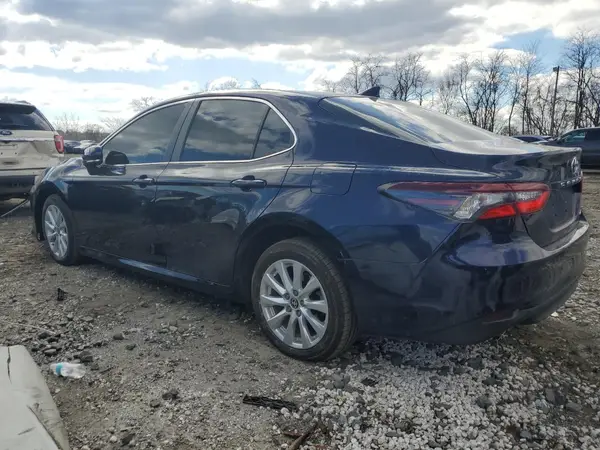 4T1C11AK9NU671856 2022 TOYOTA CAMRY - Image 2