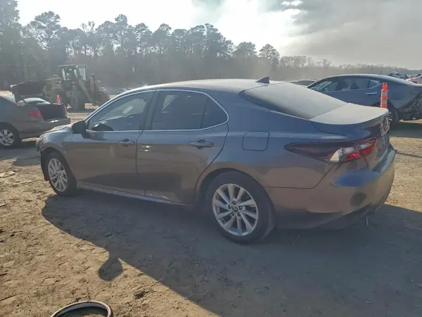 4T1C11AK9NU672540 2022 TOYOTA CAMRY - Image 2