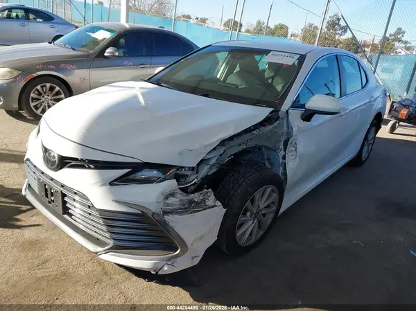 4T1C11AK9NU676362 2022 TOYOTA CAMRY - Image 2