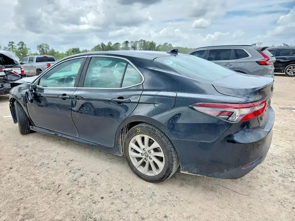 4T1C11AK9NU676488 2022 TOYOTA CAMRY - Image 2