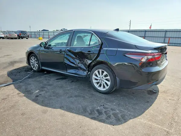 4T1C11AK9NU677141 2022 TOYOTA CAMRY - Image 2