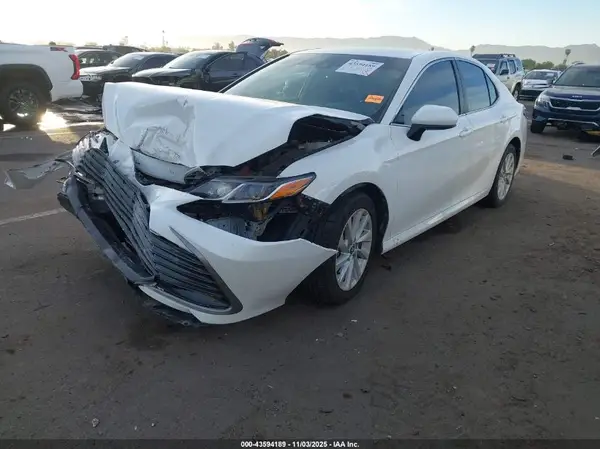 4T1C11AK9NU678743 2022 TOYOTA CAMRY - Image 2