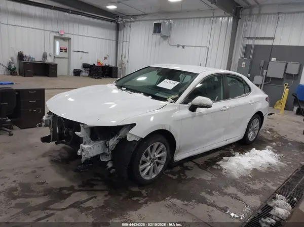 4T1C11AK9NU679388 2022 TOYOTA CAMRY - Image 2