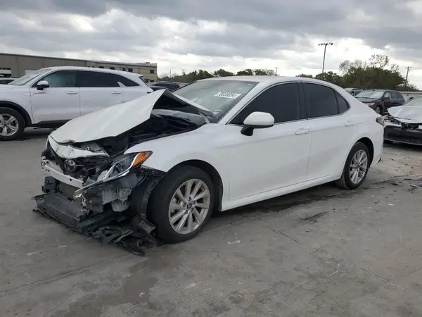 4T1C11AK9NU679424 2022 TOYOTA CAMRY - Image 1