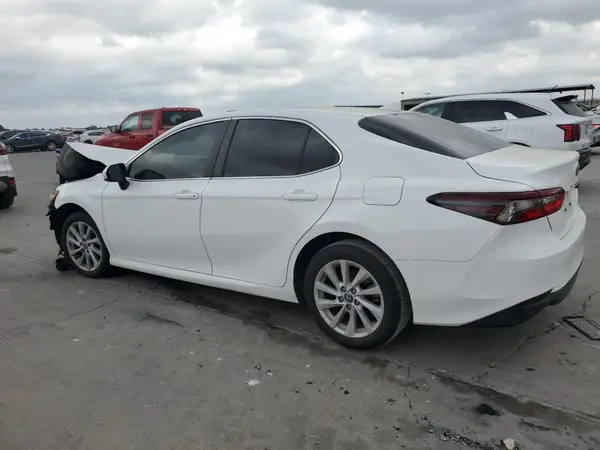 4T1C11AK9NU679424 2022 TOYOTA CAMRY - Image 2