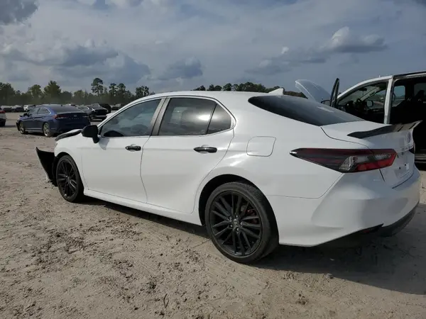 4T1C11AK9NU682159 2022 TOYOTA CAMRY - Image 2