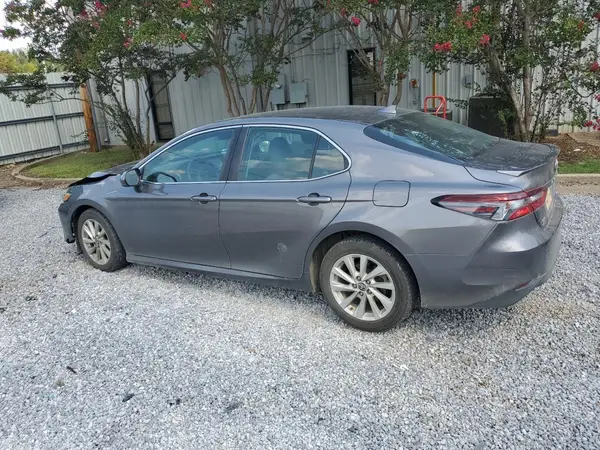 4T1C11AK9NU685188 2022 TOYOTA CAMRY - Image 2
