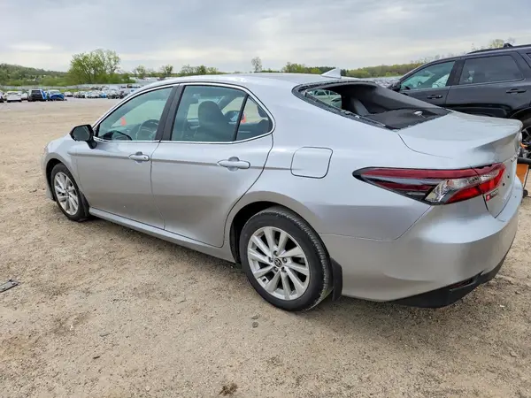 4T1C11AK9NU686597 2022 TOYOTA CAMRY - Image 2