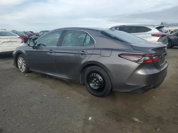 4T1C11AK9NU688768 2022 TOYOTA CAMRY - Image 2