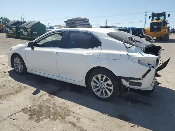 4T1C11AK9NU691038 2022 TOYOTA CAMRY - Image 2