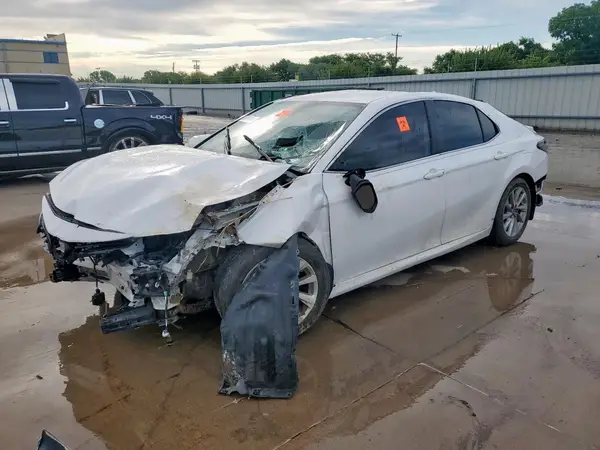 4T1C11AK9NU692156 2022 TOYOTA CAMRY - Image 1