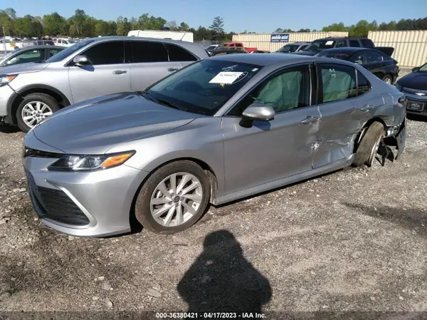 4T1C11AK9NU704600 2022 TOYOTA CAMRY - Image 2