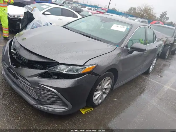 4T1C11AK9PU123729 2023 TOYOTA CAMRY - Image 2