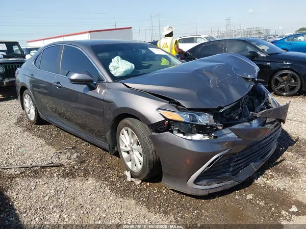 4T1C11AK9PU723943 2023 TOYOTA CAMRY - Image 1