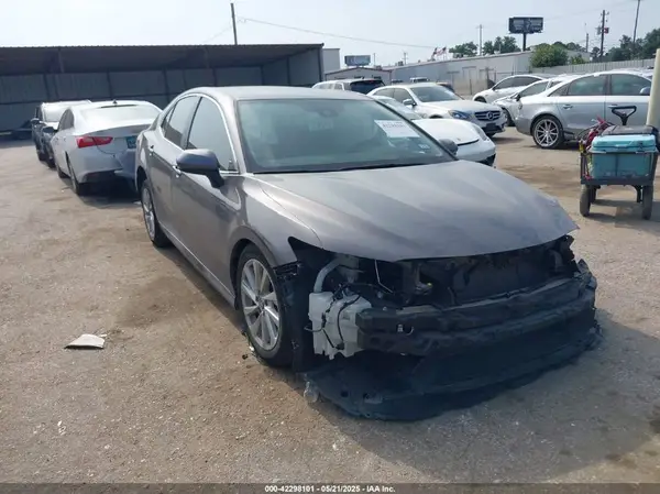 4T1C11AK9PU762189 2023 TOYOTA CAMRY - Image 1
