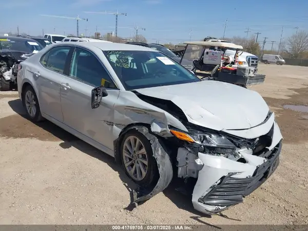 4T1C11AK9RU194335 2024 TOYOTA CAMRY - Image 1