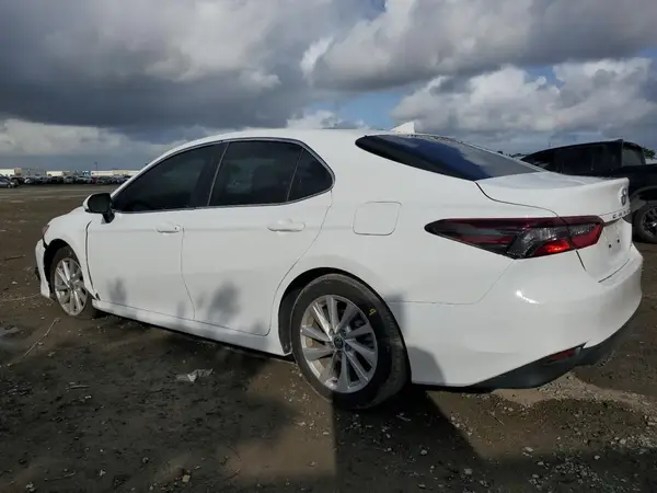 4T1C11AK9RU256526 2024 TOYOTA CAMRY - Image 2