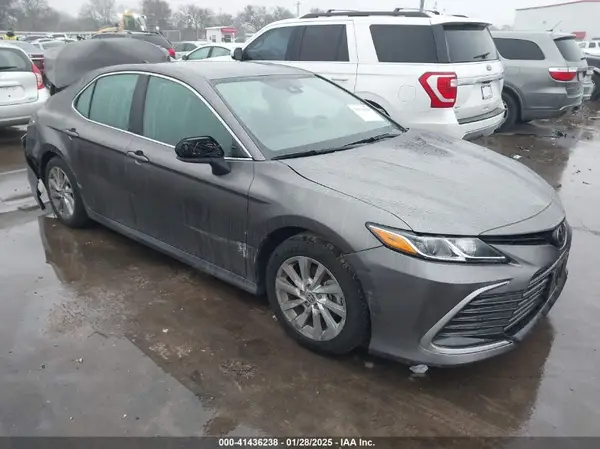 4T1C11AK9RU260401 2024 TOYOTA CAMRY - Image 1