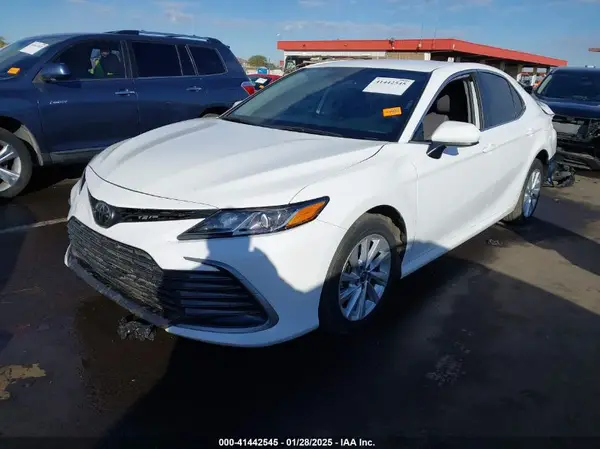 4T1C11AK9RU846239 2024 TOYOTA CAMRY - Image 2
