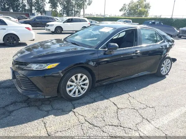 4T1C11AKXLU360403 2020 TOYOTA CAMRY - Image 2