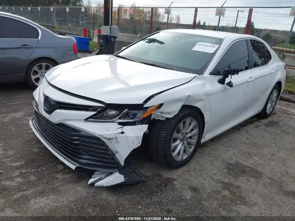 4T1C11AKXLU363933 2020 TOYOTA CAMRY - Image 2