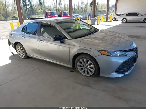 4T1C11AKXLU381686 2020 TOYOTA CAMRY - Image 1